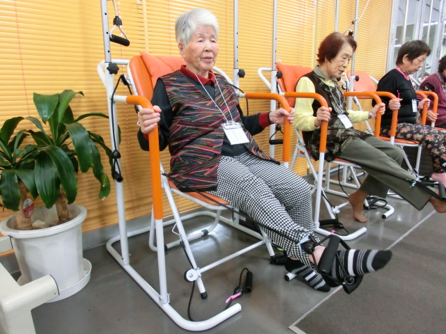 大分市デイサービスサクラサク トレーニングの様子