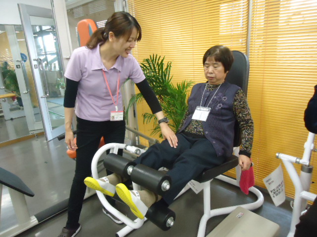 大分市デイサービスサクラサク トレーニングの様子