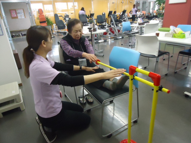 大分市デイサービスサクラサク トレーニングの様子